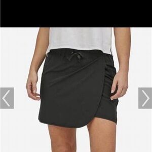 Patagonia Black Mini Fleetwith split skort xs